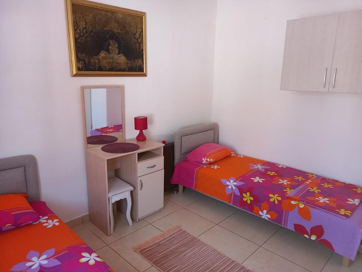Apartmani Liki Ulcinj Ngoại thất bức ảnh